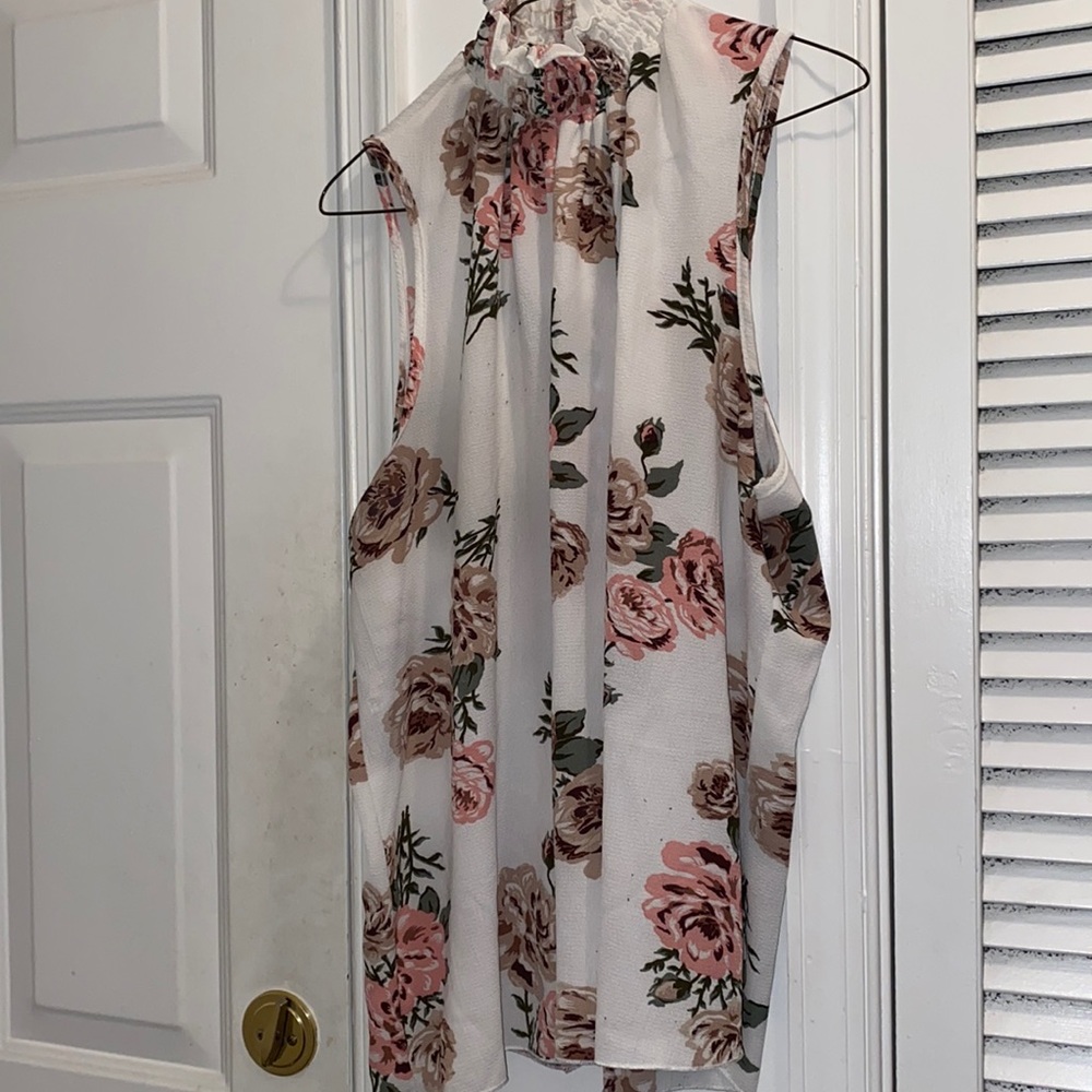 Floral Top - Picture 2 of 4